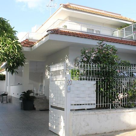 Casa Vacanza Peppino! Palermo Bagian luar foto