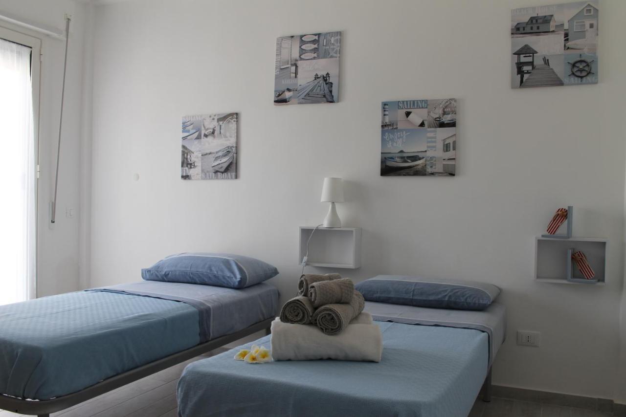 Casa Vacanza Peppino! Palermo Bagian luar foto