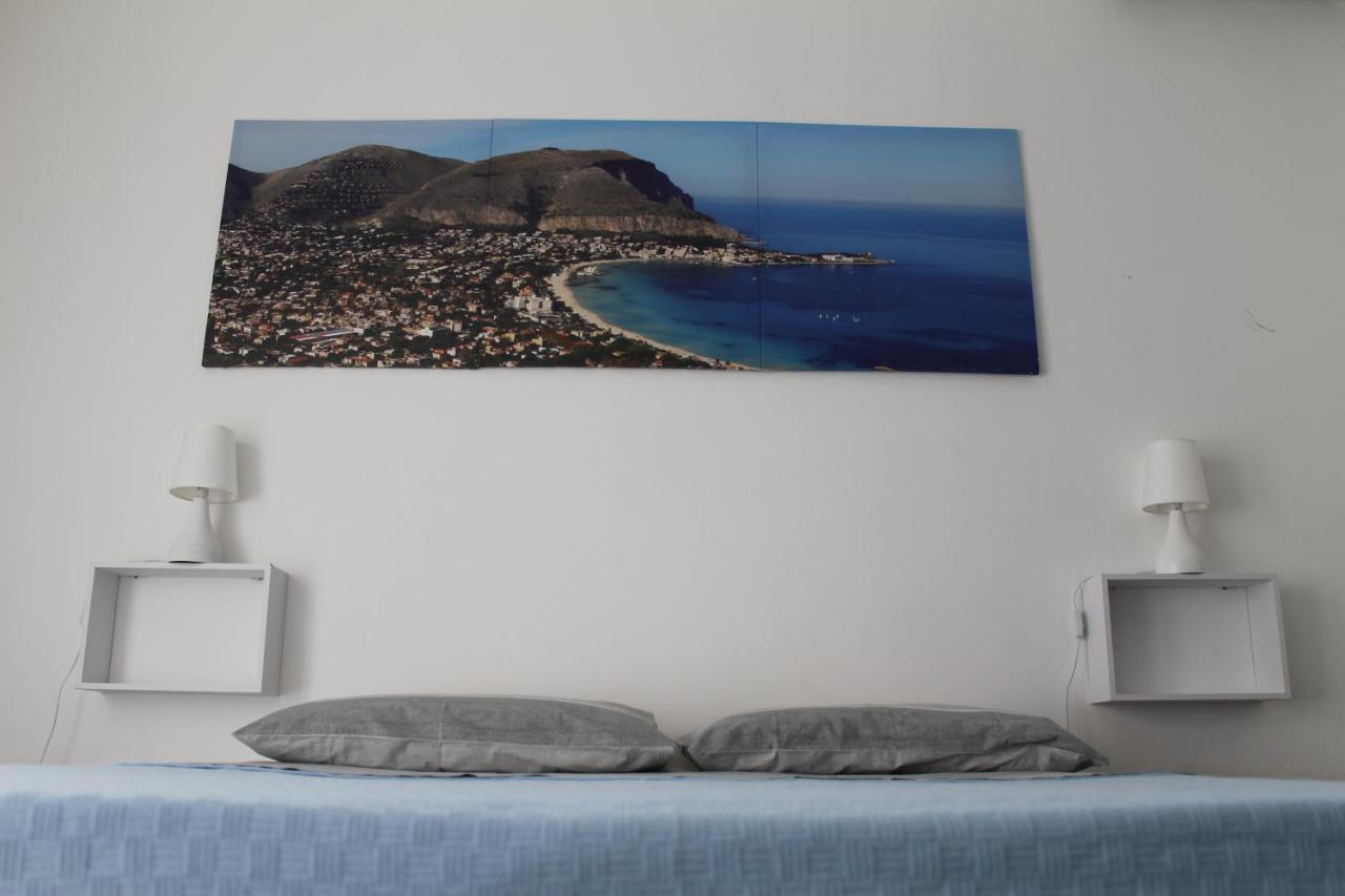 Casa Vacanza Peppino! Palermo Bagian luar foto