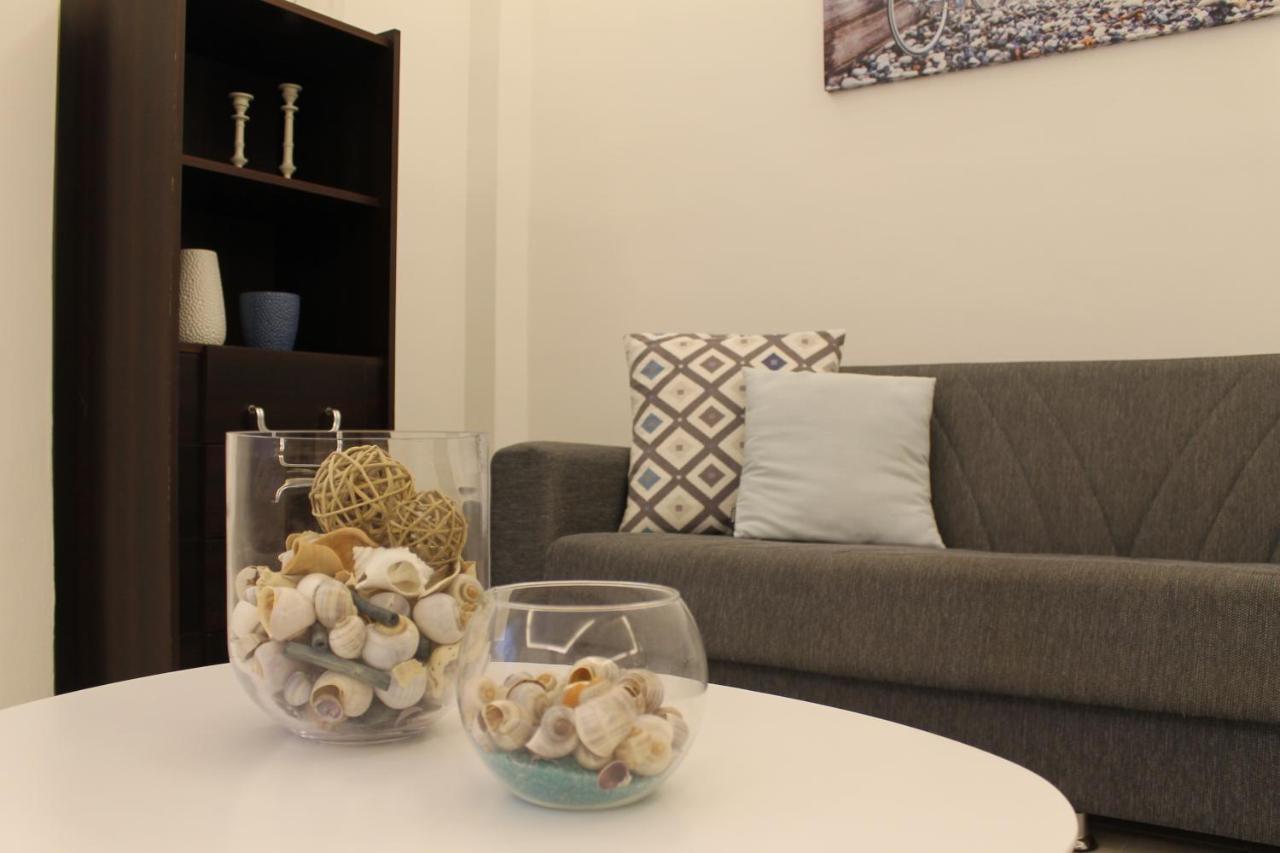 Casa Vacanza Peppino! Palermo Bagian luar foto