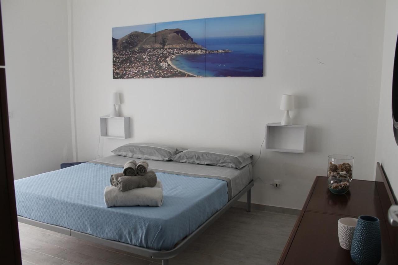 Casa Vacanza Peppino! Palermo Bagian luar foto