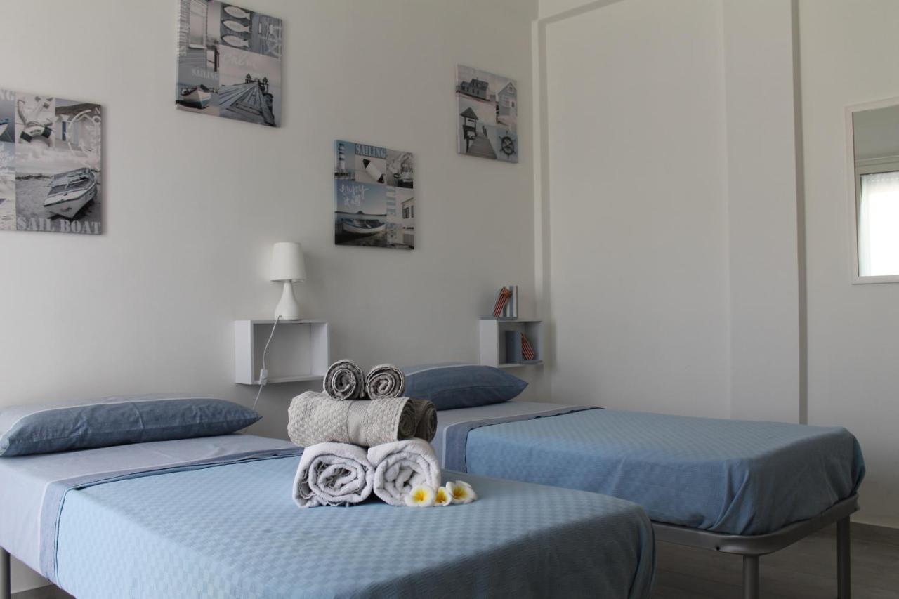Casa Vacanza Peppino! Palermo Bagian luar foto