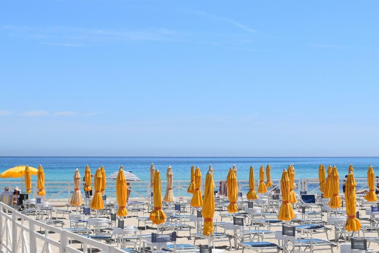 Casa Vacanza Peppino! Palermo Bagian luar foto