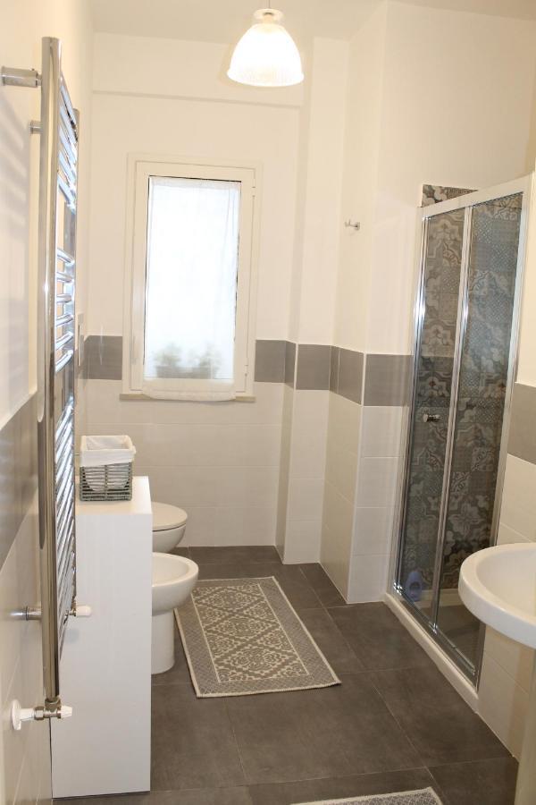 Casa Vacanza Peppino! Palermo Bagian luar foto