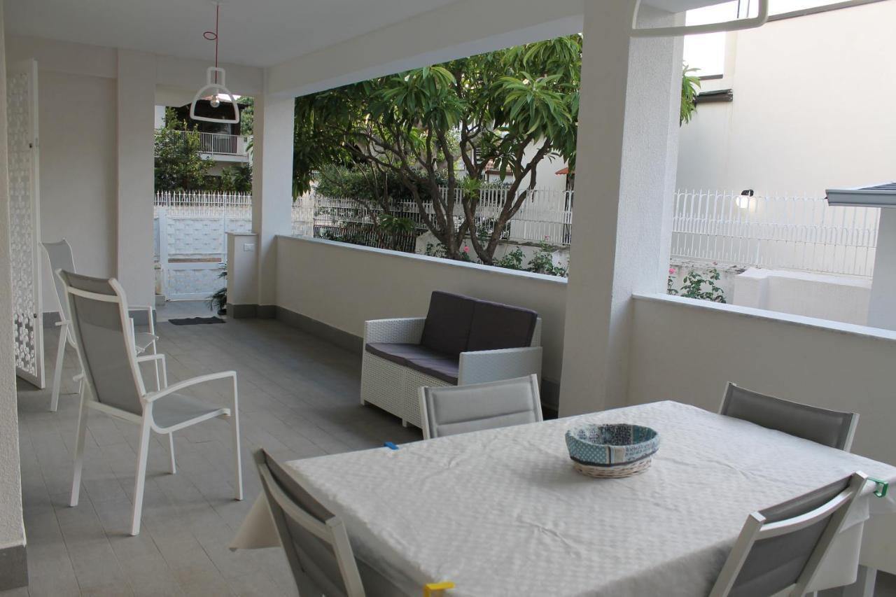 Casa Vacanza Peppino! Palermo Bagian luar foto