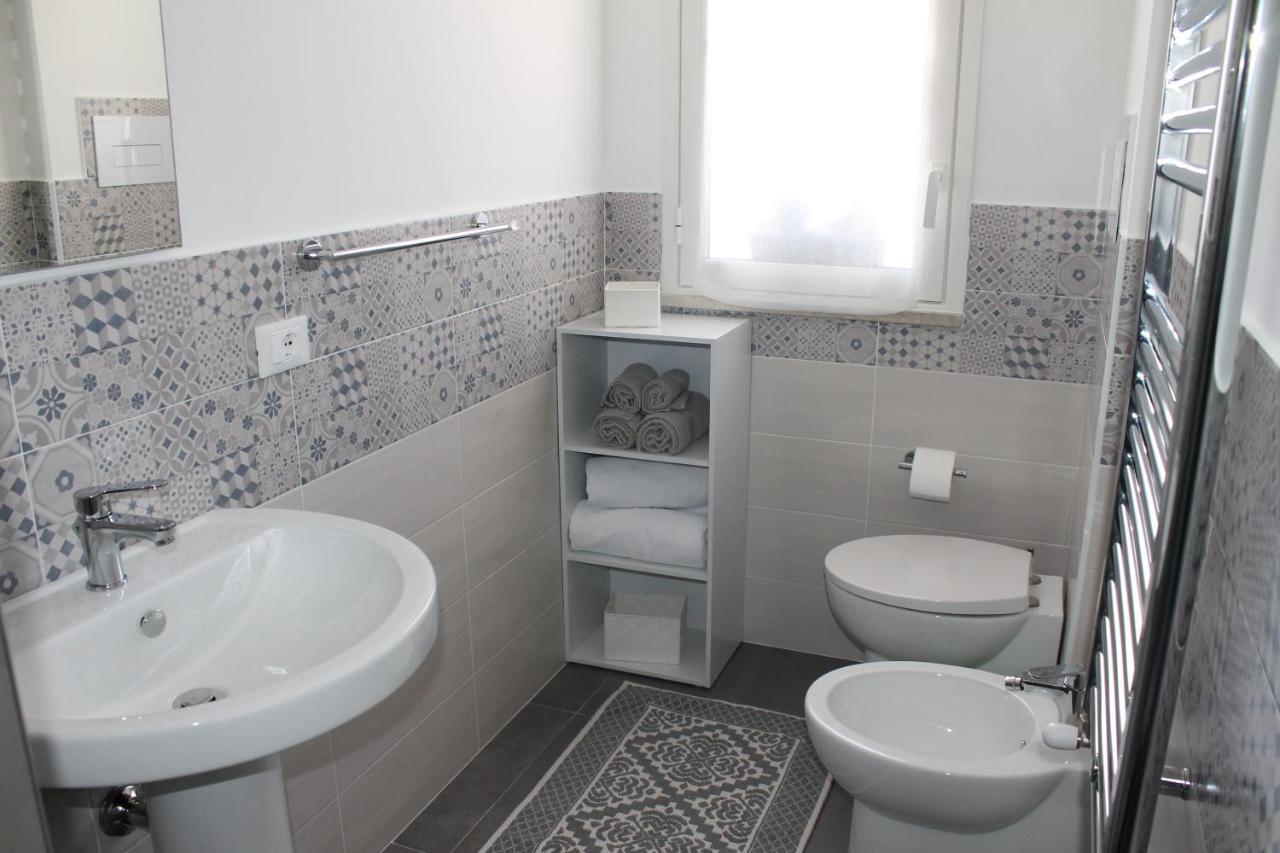 Casa Vacanza Peppino! Palermo Bagian luar foto