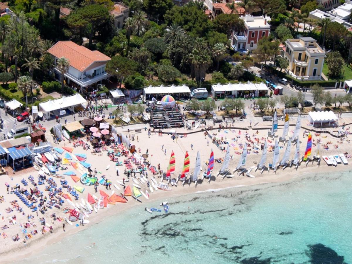 Casa Vacanza Peppino! Palermo Bagian luar foto